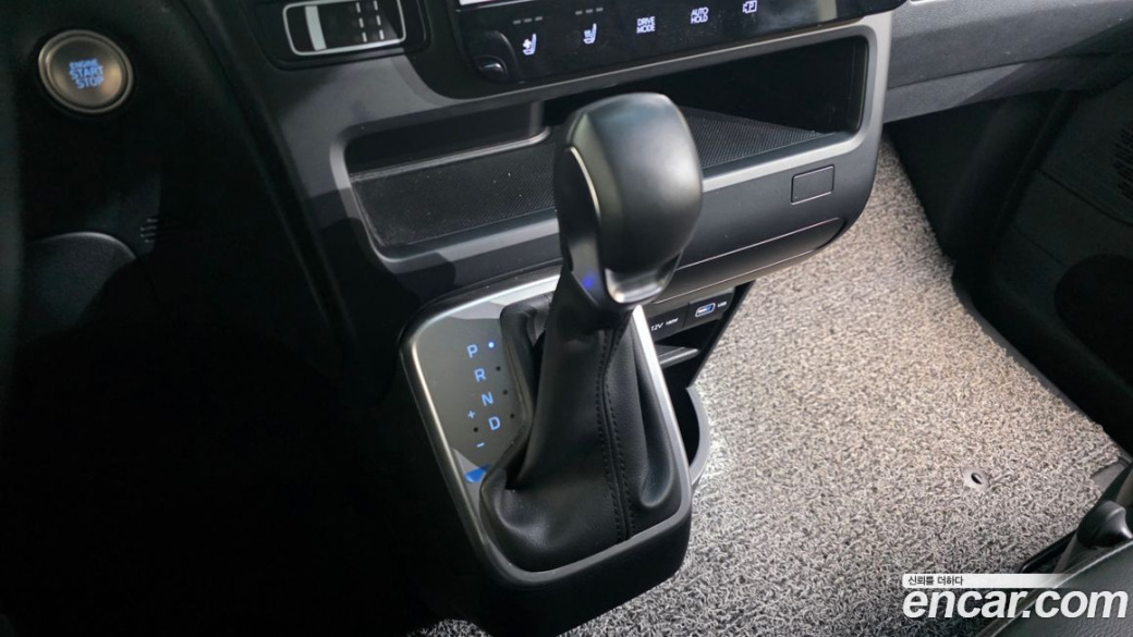 Hyundai Staria 4WD Tourer 9-Seater, 2023