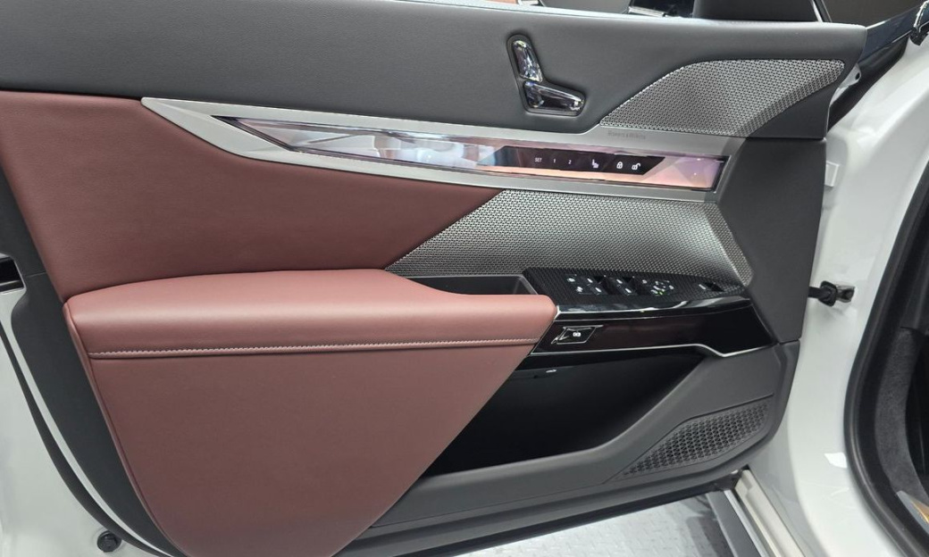 BMW 7-Series 740i xDrive M Sport, 2025