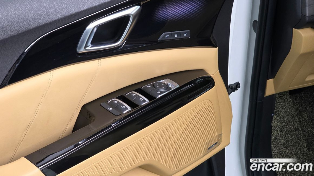 Kia Carnival 9-Seater Signature, 2023