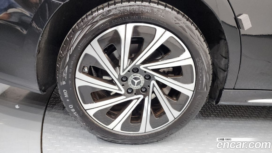 Mercedes-Benz E-Class E300 4MATIC AMG Line, 2024