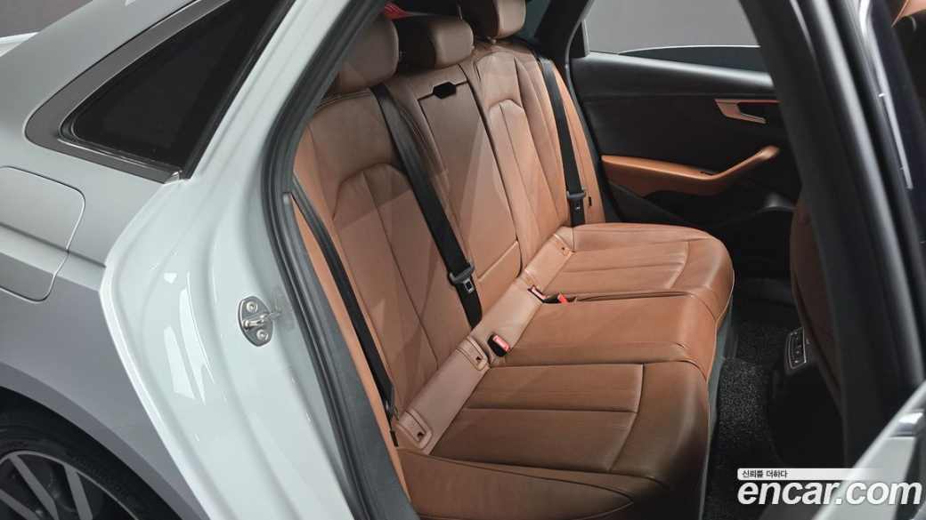 Audi A4 40 TFSI Premium, 2023