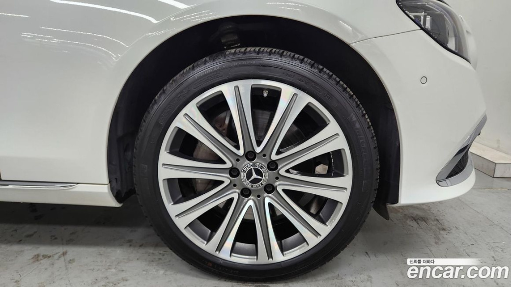 Mercedes-Benz E-Class E350 4MATIC Exclusive, 2023