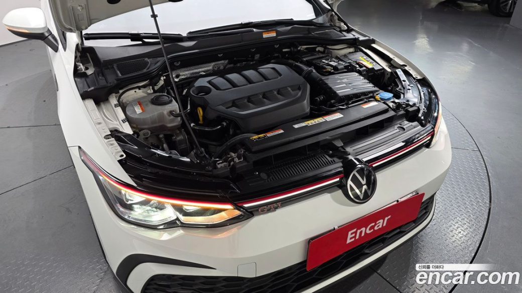 Volkswagen Golf 2.0 GTI, 2024