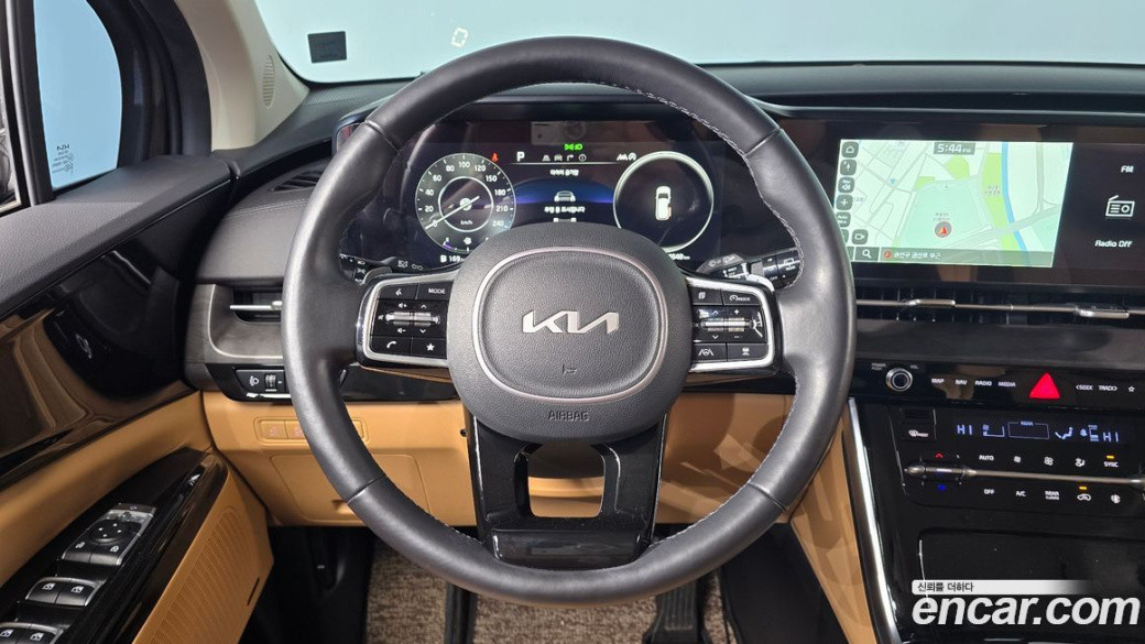 Kia Carnival 7-Seater Outdoor, 2022