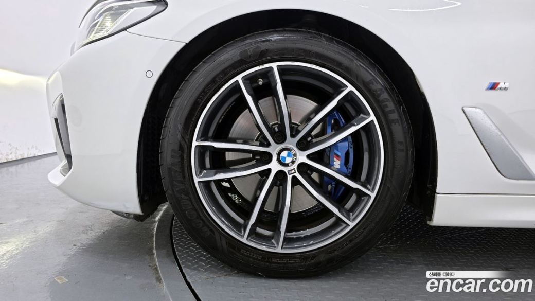 BMW 5-Series 520i M Sport, 2022