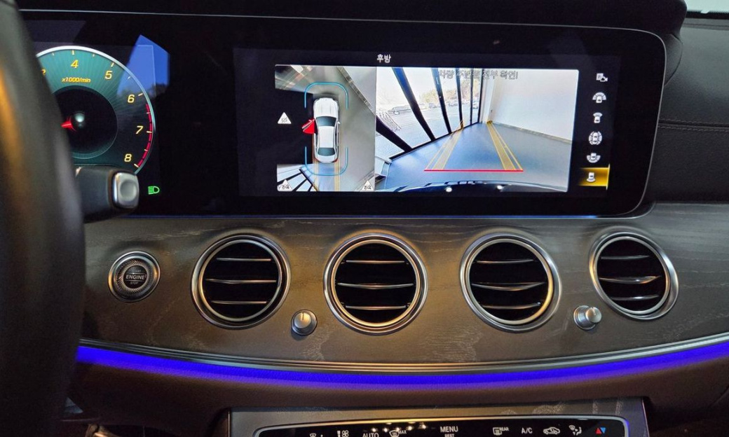 Mercedes-Benz E-Class E350 4MATIC Exclusive, 2023