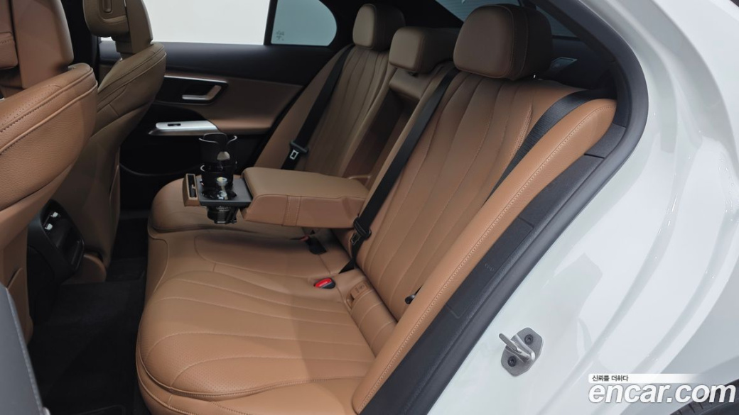 Mercedes-Benz E-Class E200 AMG Line, 2026