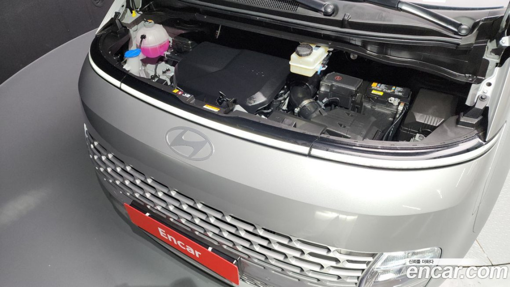 Hyundai Staria Tourer 9-Seater, 2025