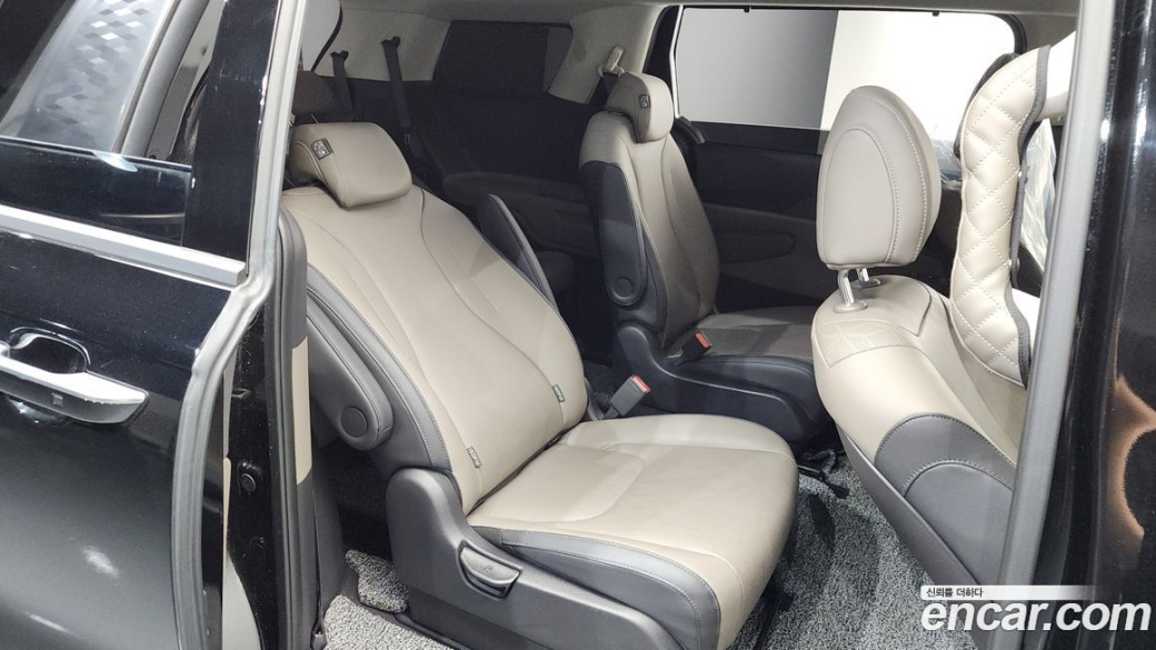 Kia Carnival 9-Seater Noblesse, 2025