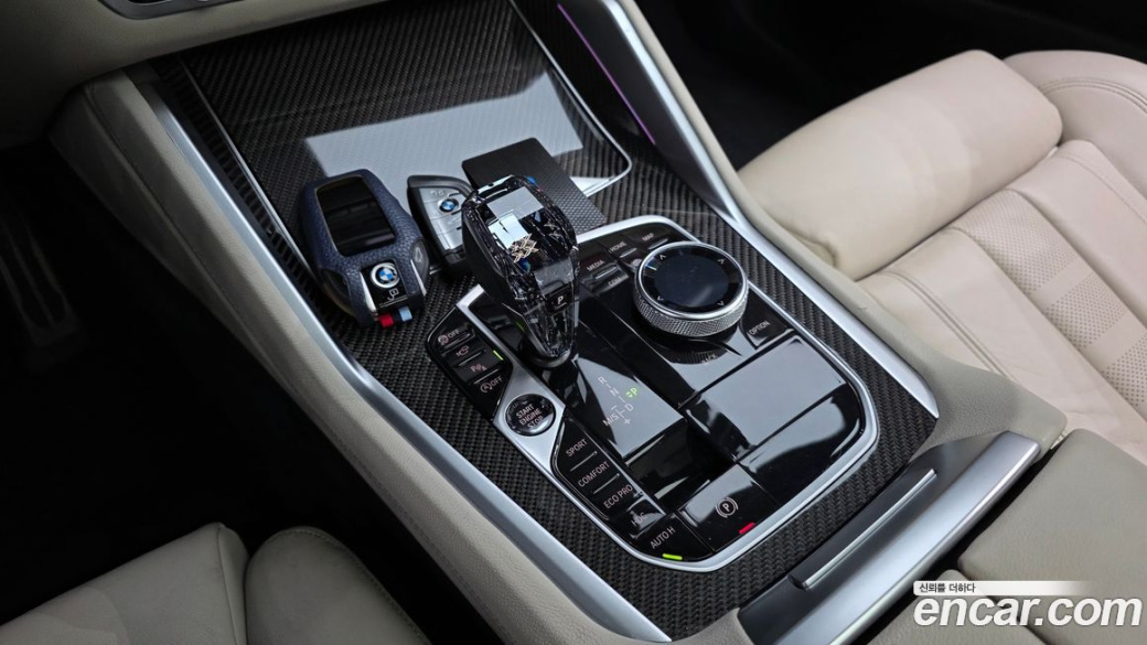 BMW X6 M50i, 2022