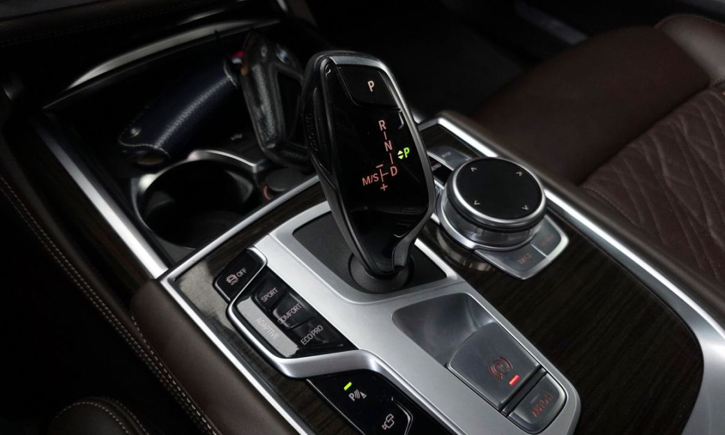 BMW 7-Series 740Li xDrive Design Pure Excellence, 2022