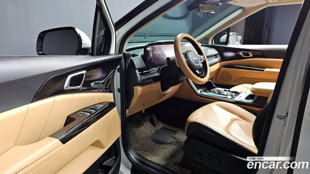 Kia Carnival 9-Seater Signature, 2022