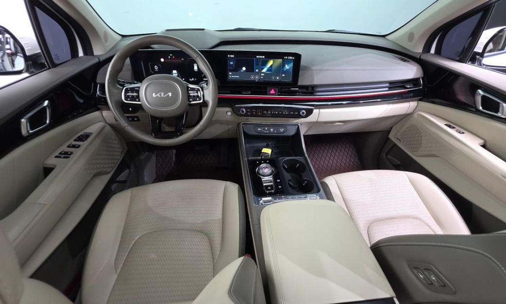 Kia Carnival 9-Seater Signature, 2024