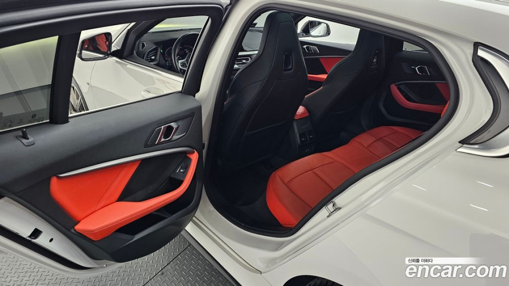 BMW 1-Series M135i xDrive, 2022