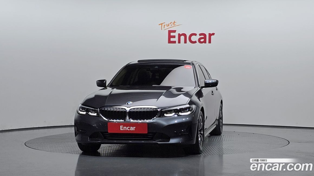 BMW 3-Series 320i, 2022