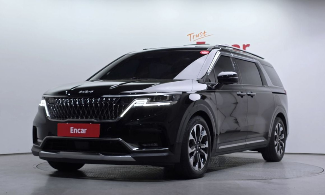 Kia Carnival 7-Seater Outdoor, 2023