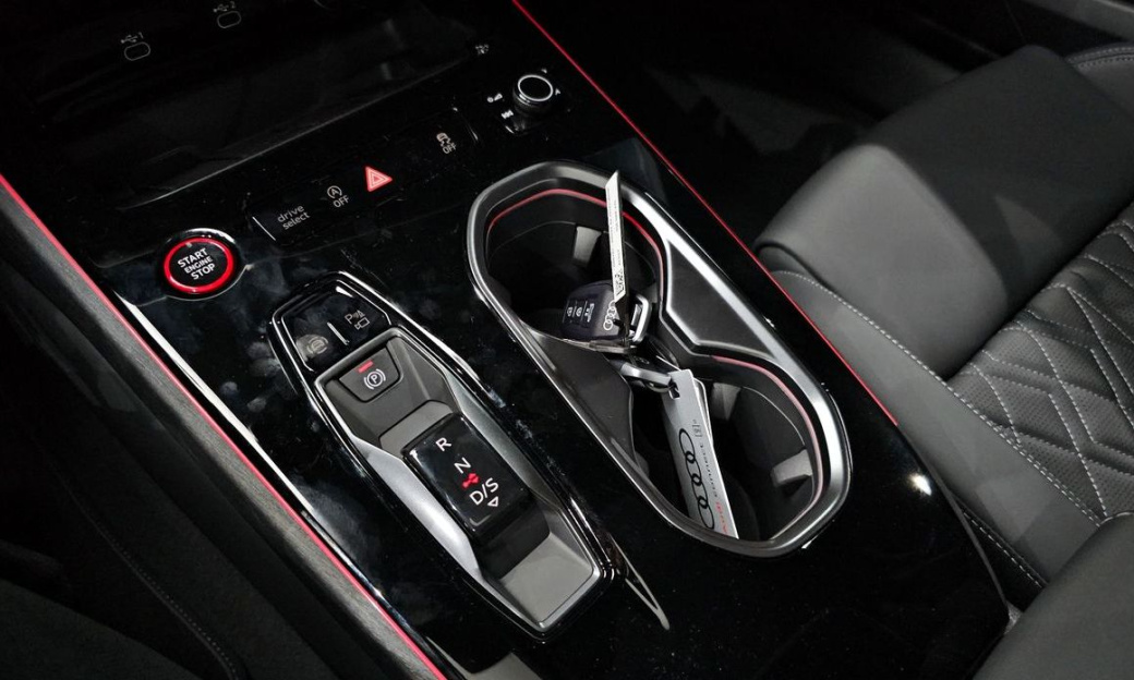 Audi A6 55 TFSI Quattro S Line, 2026