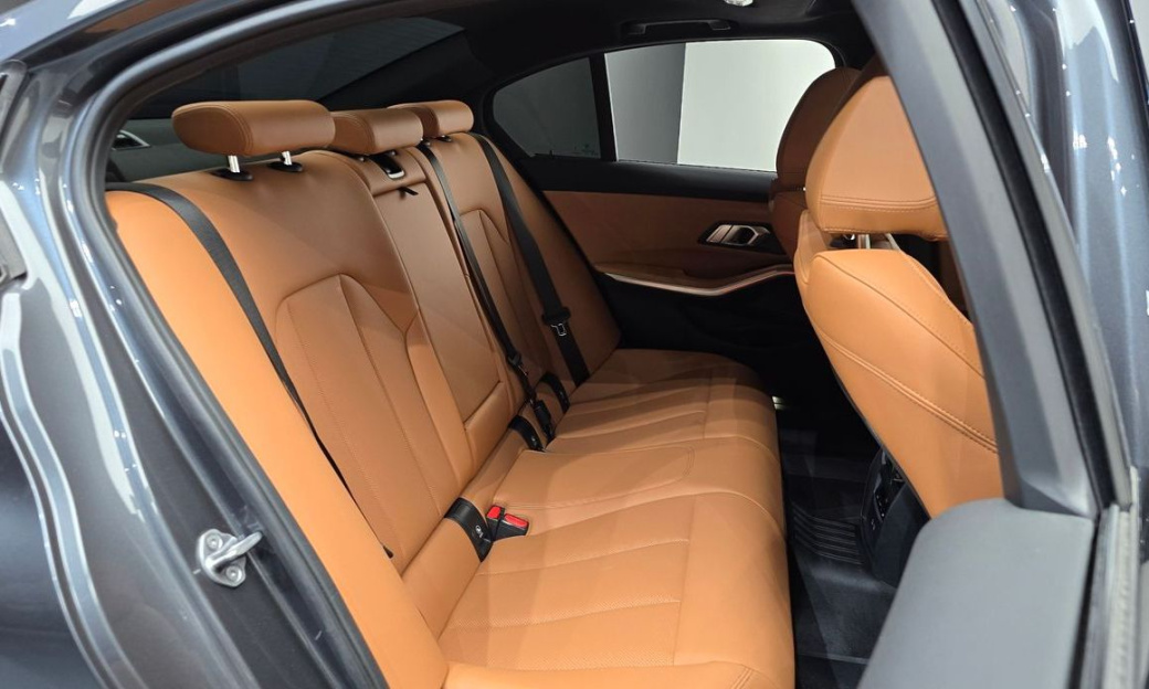 BMW 3-Series 320i M Sport, 2022
