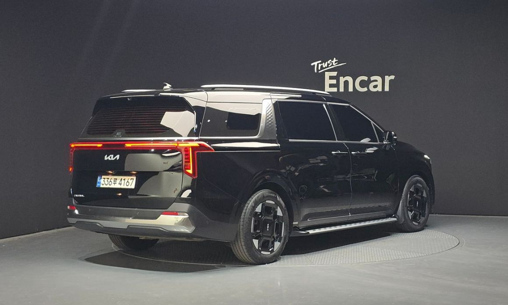 Kia Carnival 7-Seater Signature, 2024