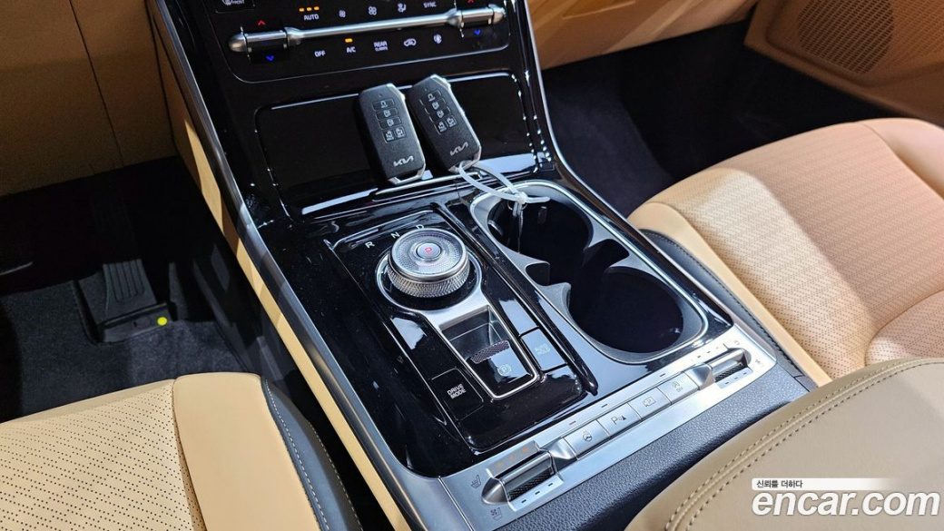 Kia Carnival 7-Seater Signature, 2023