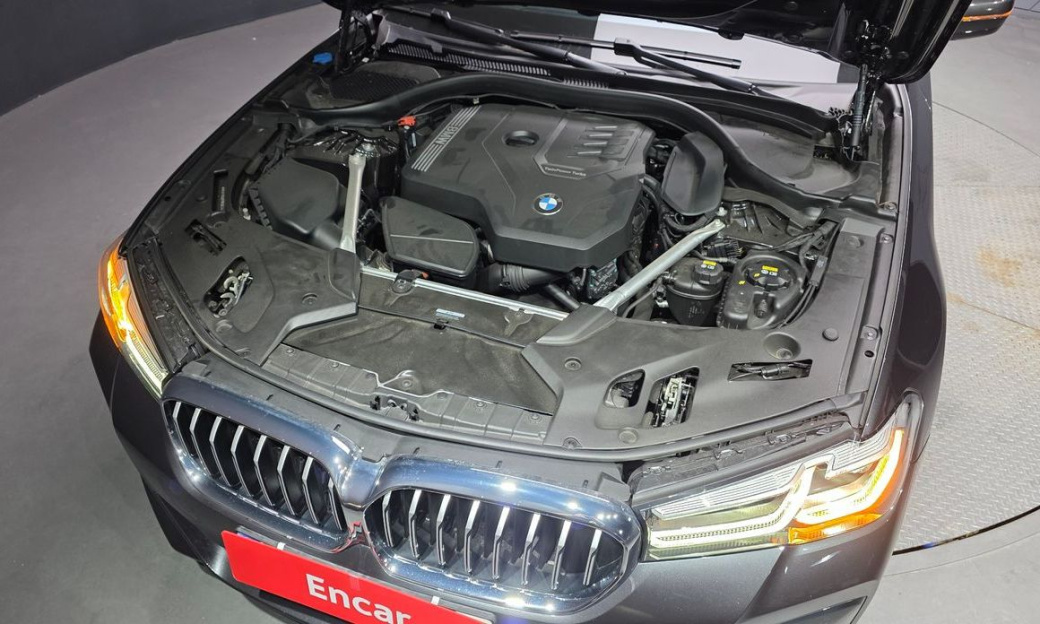 BMW 5-Series 520i M Sport, 2023