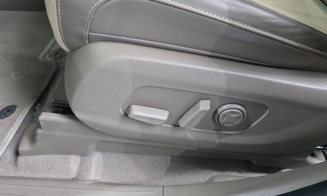 Kia Carnival 7-Seater Signature, 2023