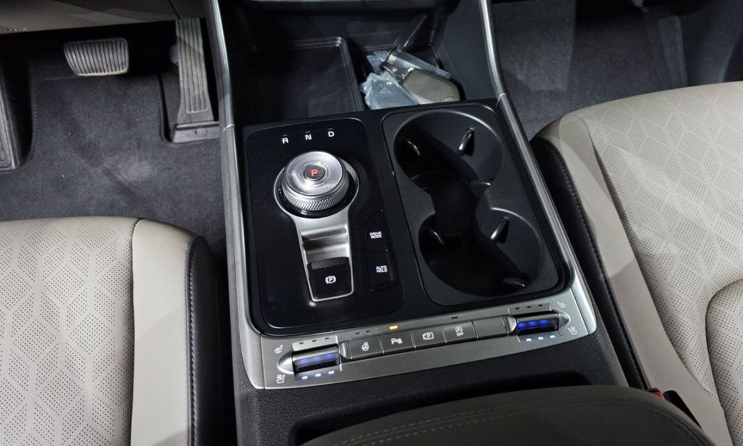 Kia Carnival 9-Seater Prestige, 2025