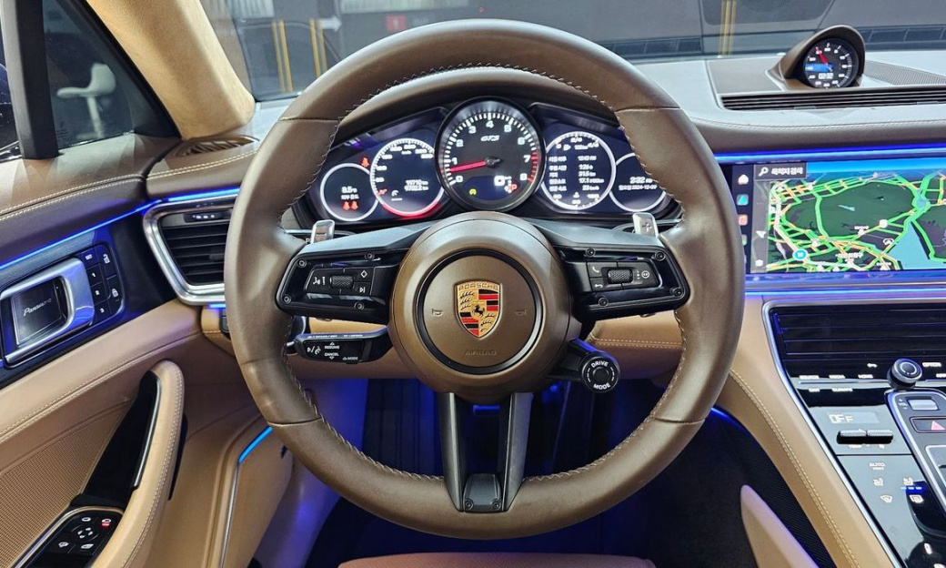 Porsche Panamera 4.0 GTS, 2022