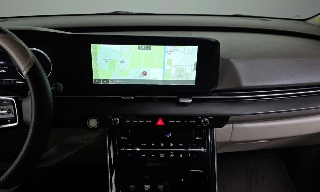 Kia Carnival 11-Seater Signature, 2023