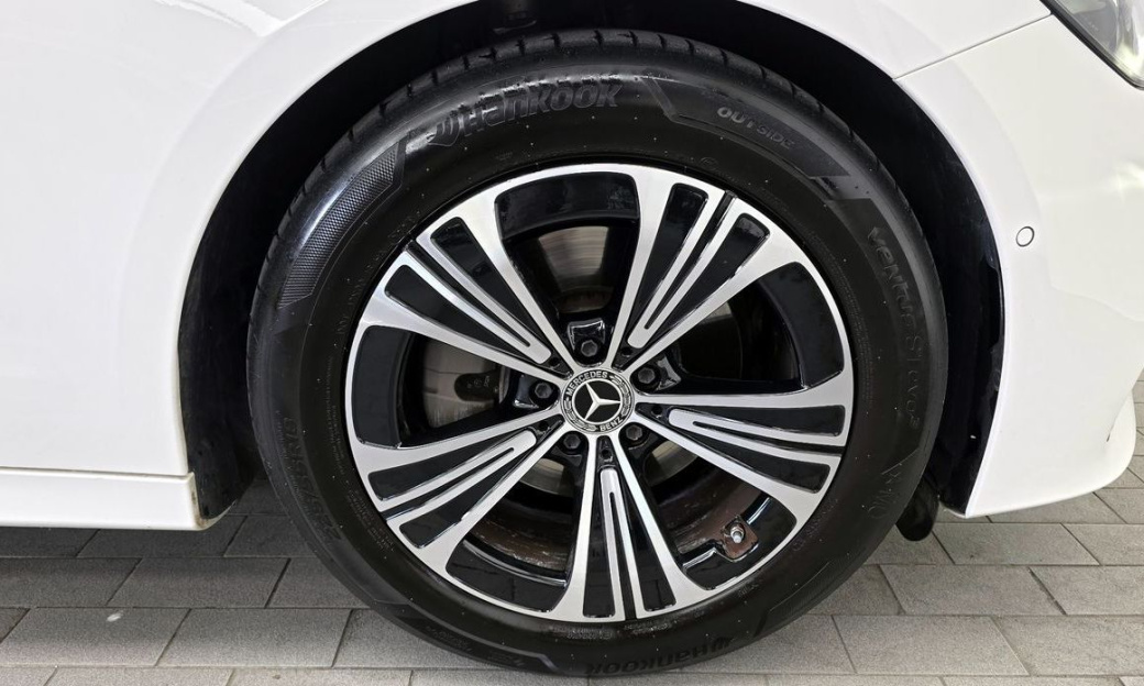 Mercedes-Benz E-Class E200 Avantgarde, 2025
