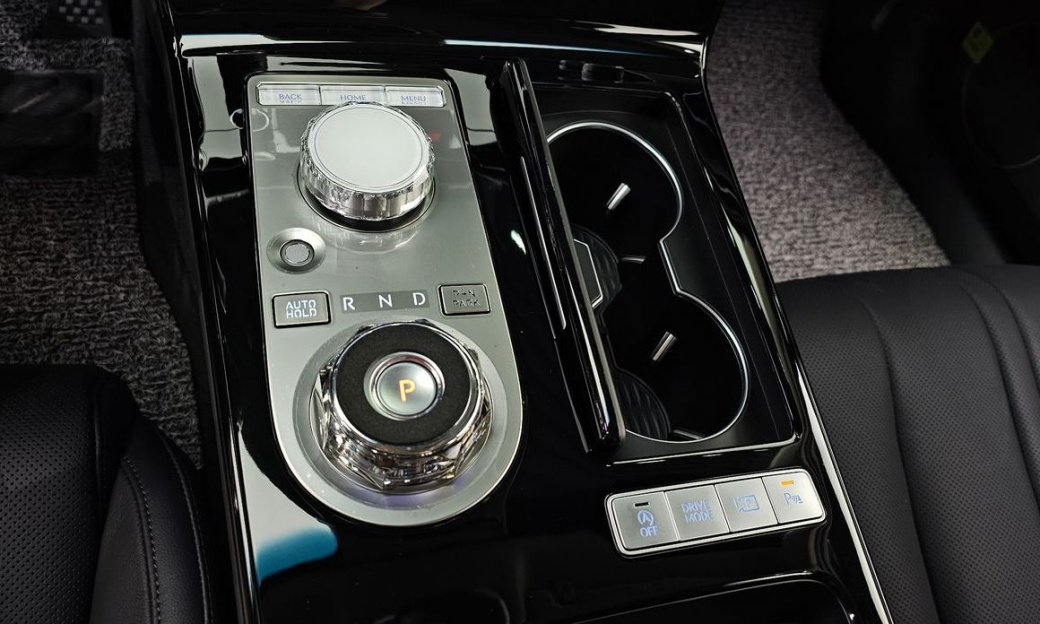 Genesis G80 Gasoline 2.5 Turbo AWD, 2025