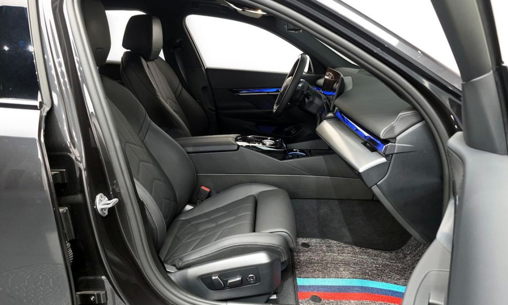 BMW 5-Series 520i M Sport, 2025
