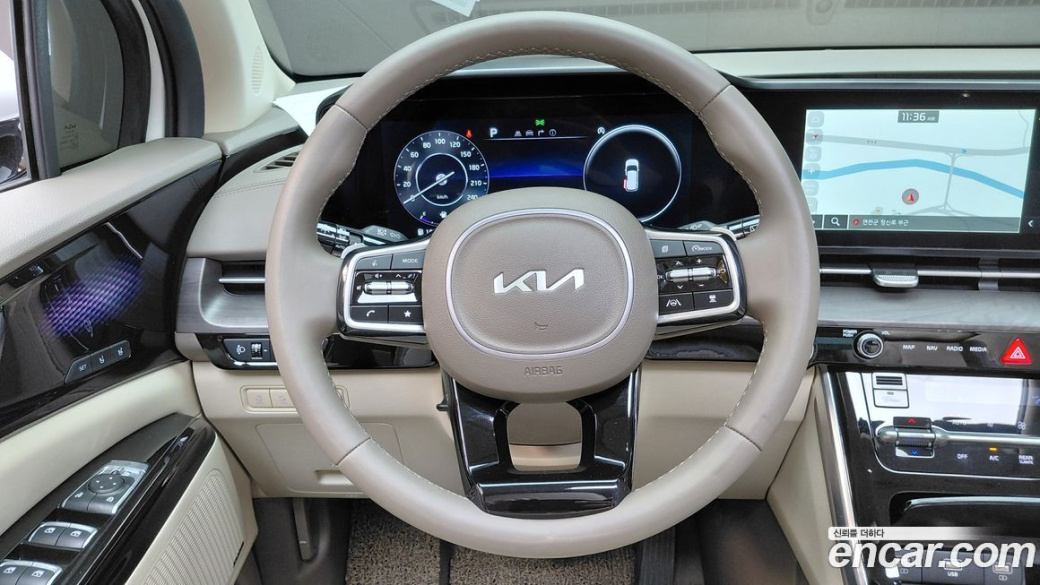Kia Carnival 7-Seater Signature, 2023