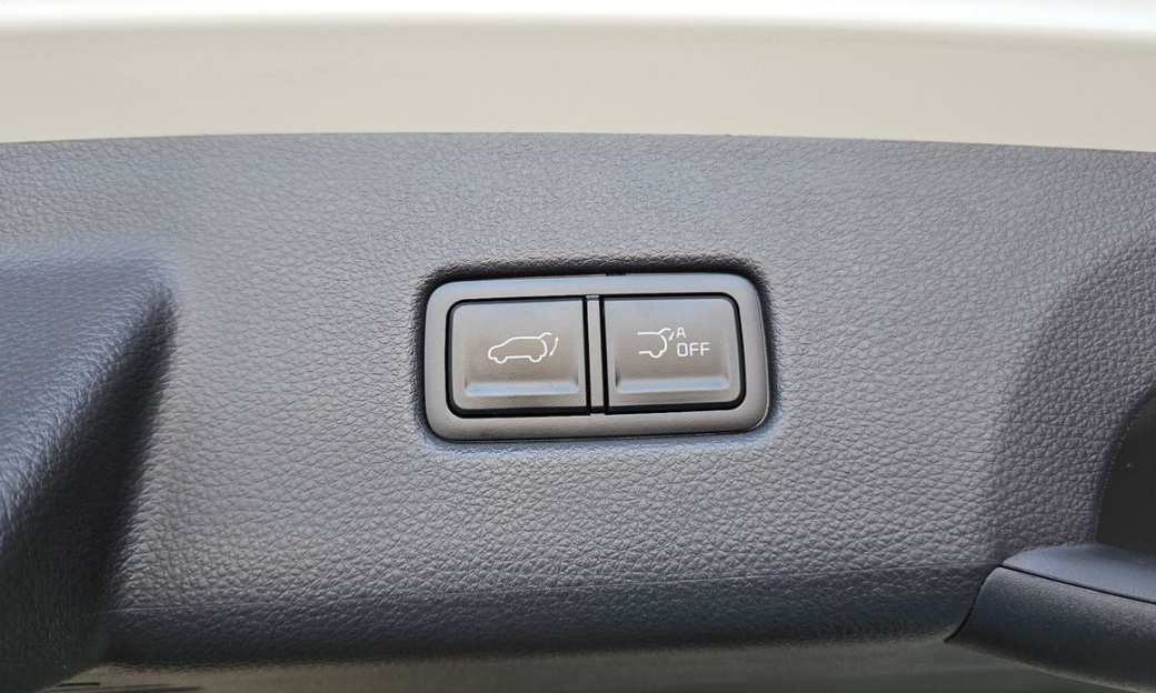 Kia Carnival 7-Seater Signature, 2023