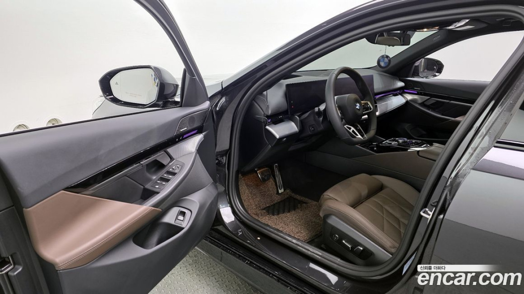 BMW 5-Series 520i M Sport, 2024