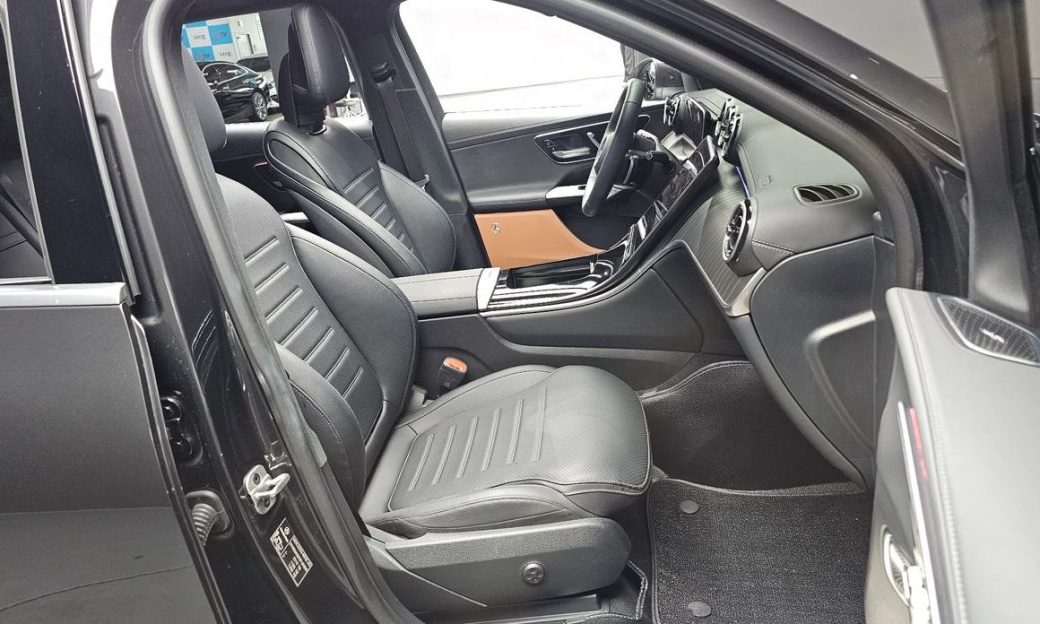 Mercedes-Benz GLC-Class GLC300 4MATIC AMG Line, 2024