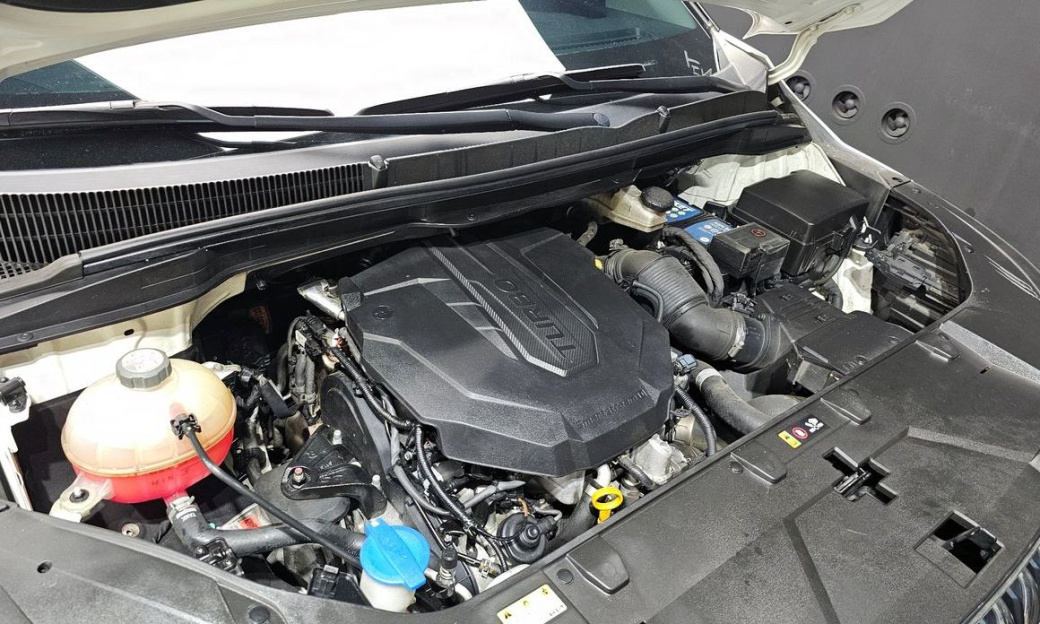 Kia Carnival 9-Seater Signature, 2023
