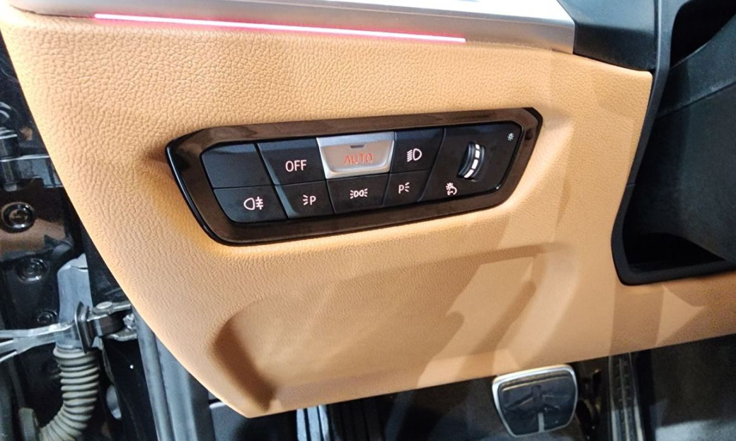BMW 3-Series 320i M Sport, 2024