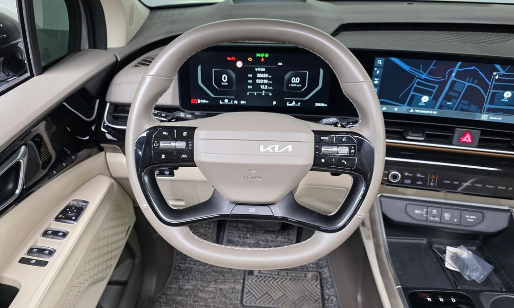 Kia Carnival 7-Seater Gravity, 2025