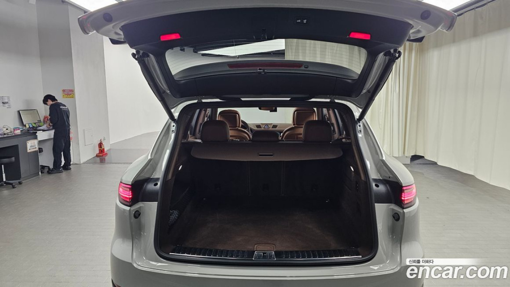 Porsche Cayenne 3.0 PLATINUM EDITION, 2023
