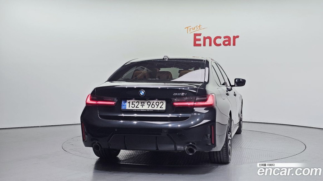 BMW 3-Series 320i M Sport, 2024