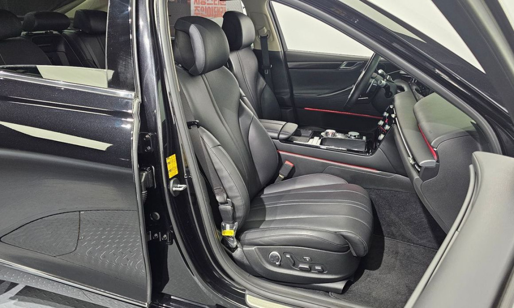 Genesis G80 Gasoline 2.5 Turbo 2WD, 2025