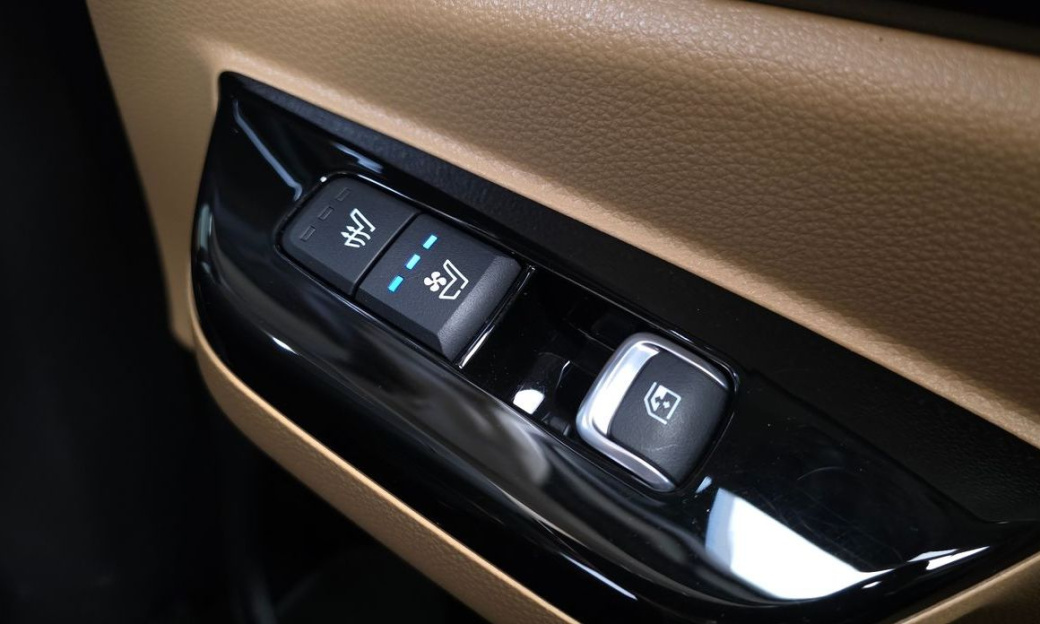 Kia Carnival 9-Seater Signature, 2023