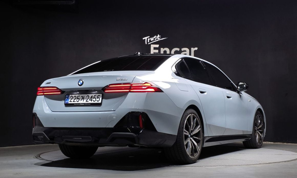 BMW 5-Series 530i xDrive M Sport, 2024