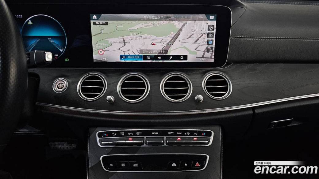 Mercedes-Benz E-Class E220d 4MATIC AMG Line, 2022