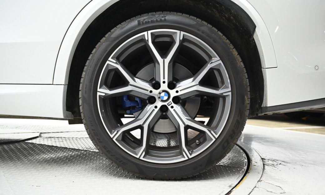 BMW X5 xDrive 40i M Sport, 2025