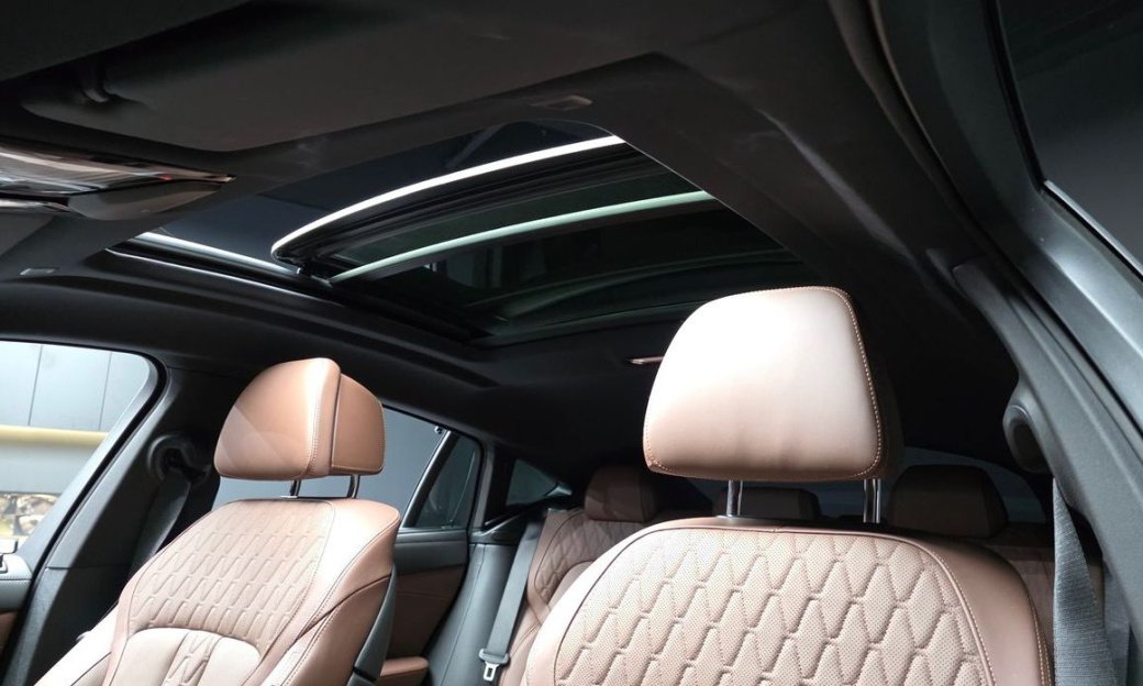 BMW X6 xDrive40i M Sport, 2025