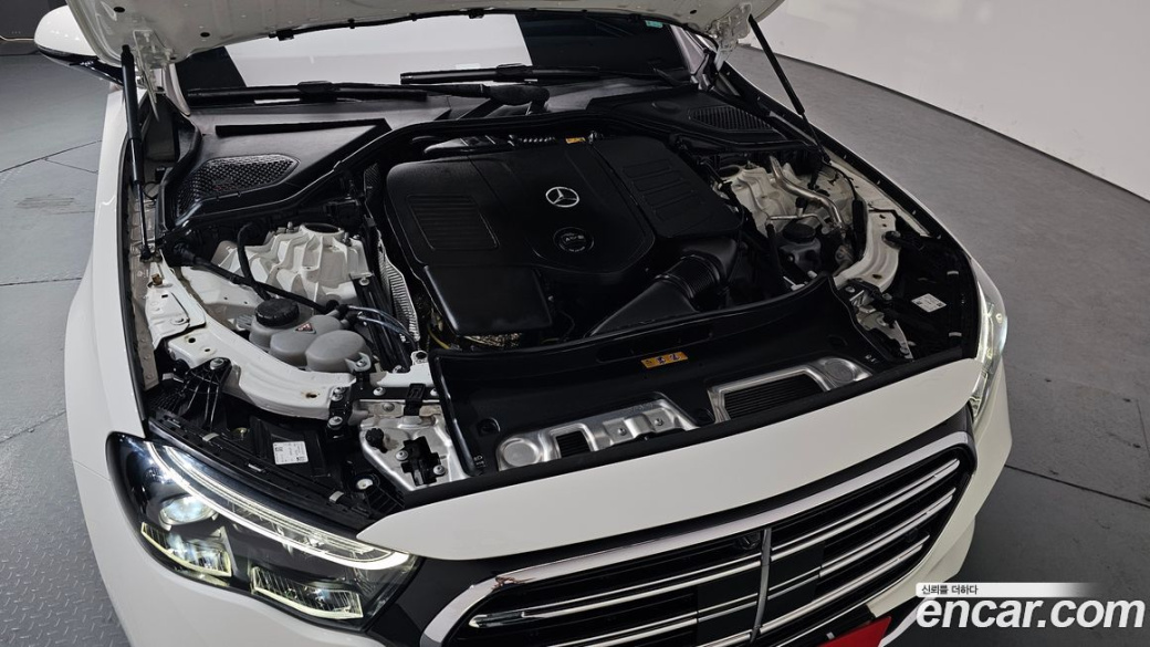 Mercedes-Benz E-Class E300 4MATIC Exclusive, 2024