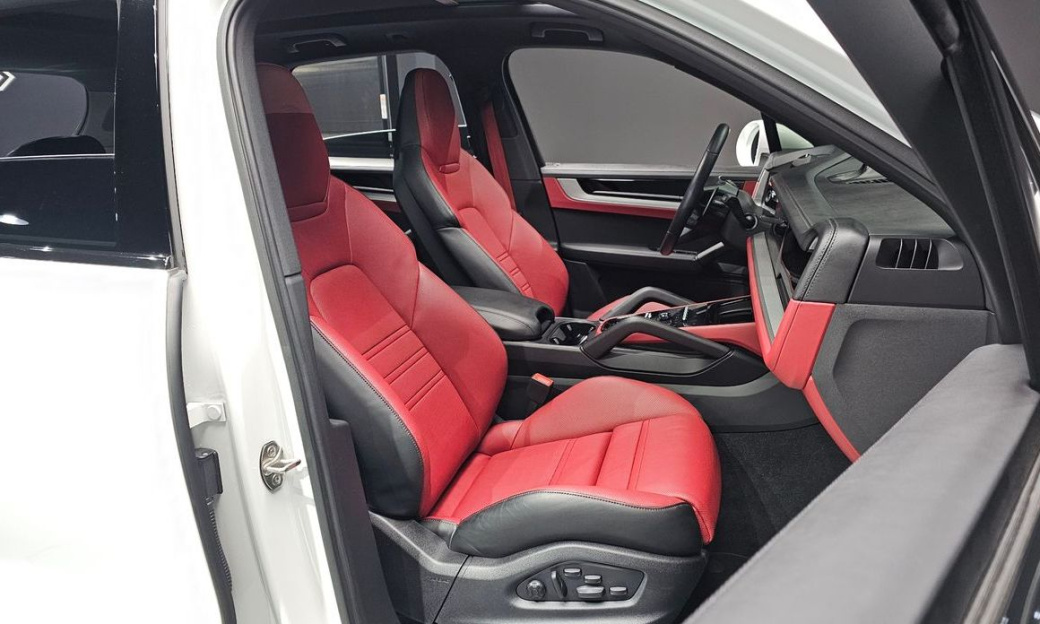 Porsche Cayenne 3.0, 2024