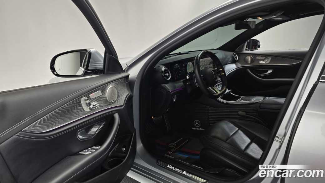 Mercedes-Benz E-Class E350 4MATIC AMG Line, 2022